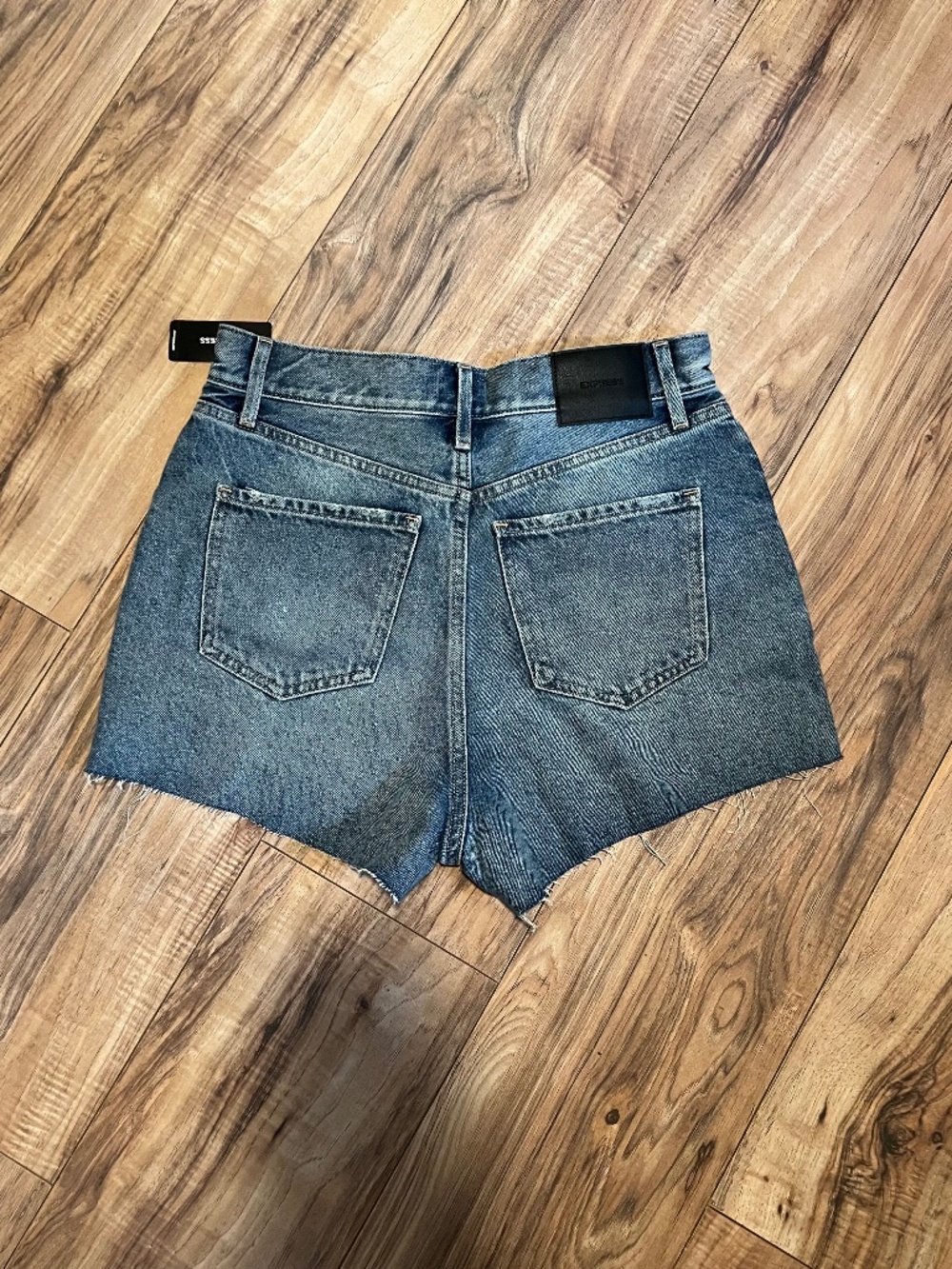 EXPRESS High Rise Shorts - Picture 3 of 3